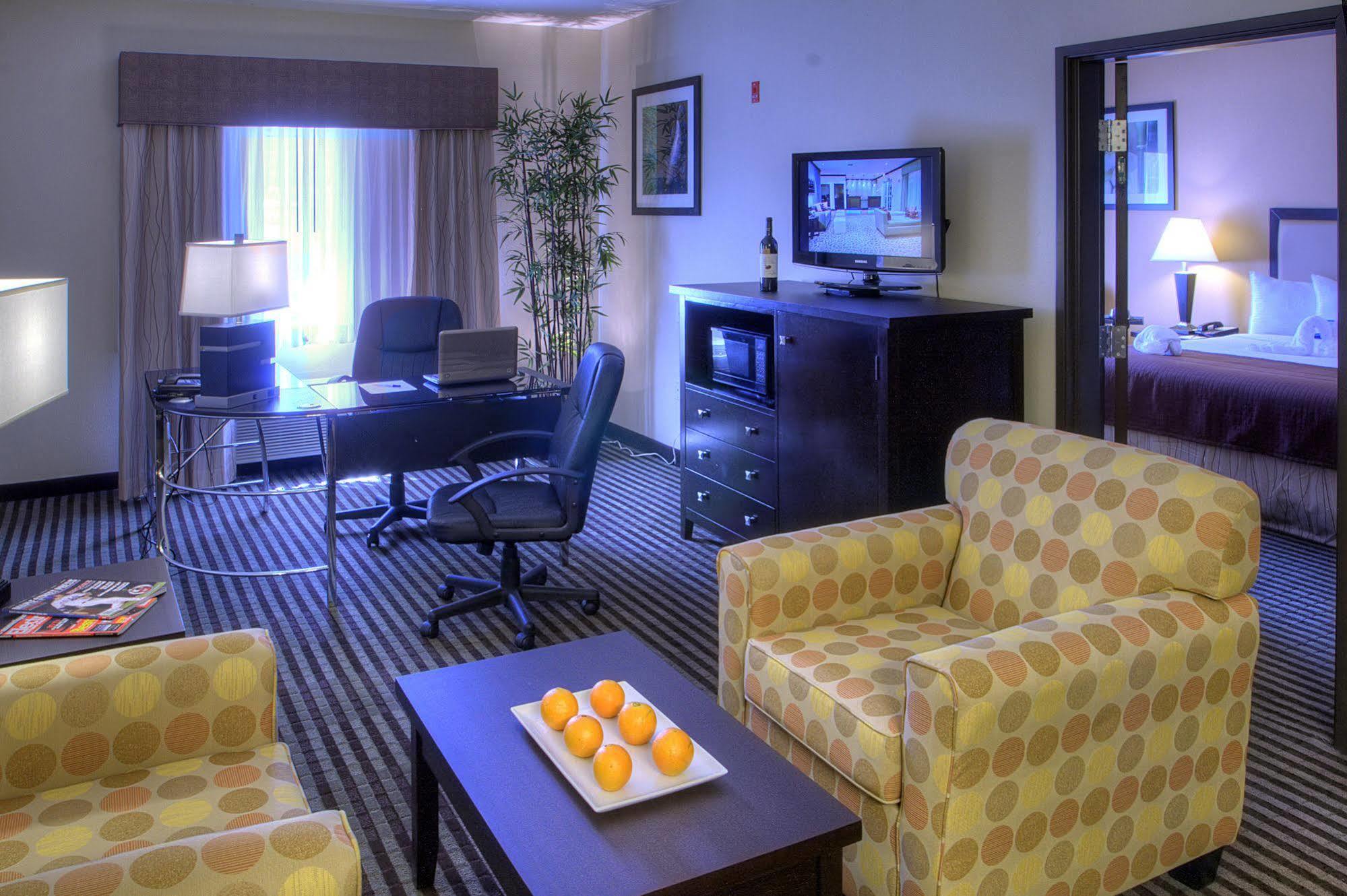 Baymont By Wyndham Dallas/ Love Field Esterno foto